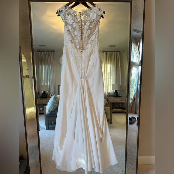 Pronovias Drail Wedding Gown - Picture 10 of 16